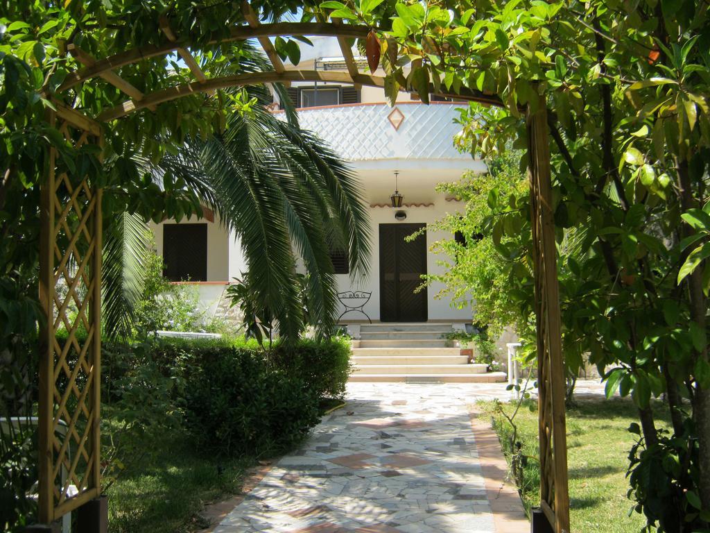 Villa Antonio Calderisi Vieste Eksteriør billede